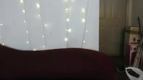 Snapshot of darlafae chatting on 12-12-24, 04:32 Darla Fae online show from 12-12-24, 04:32