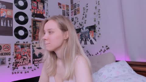 lina online show from 12-17-24, 08:43