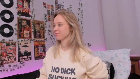 lina online show from 12-19-24, 08:34