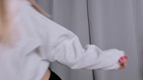 lina online show from 12-27-24, 11:42