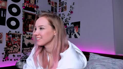 lina online show from 01-07-25, 02:42