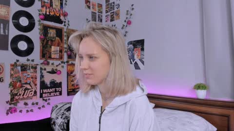 lina online show from 01-18-25, 08:30