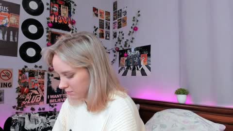 lina online show from 01-22-25, 02:37