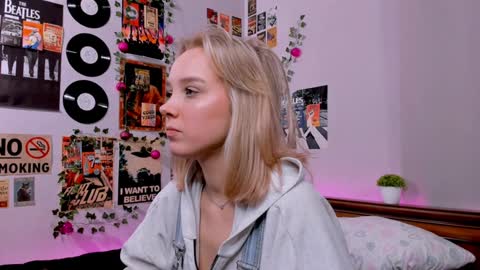 lina online show from 01-30-25, 03:00