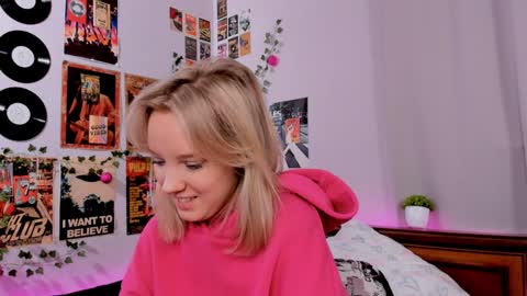 lina online show from 02-05-25, 03:23