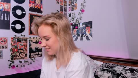 lina online show from 02-08-25, 02:47