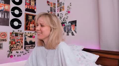 lina online show from 02-10-25, 08:42