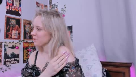 lina online show from 02-20-25, 08:36