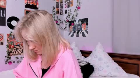 lina online show from 02-24-25, 09:41