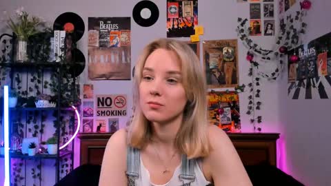 lina online show from 03-09-25, 08:42