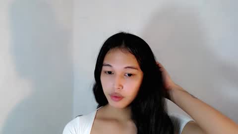 Snapshot of darling_sweetheartxx chatting on 09-29-25, 04:23 YOUR ATHENA online show from 09-29-25, 04:23