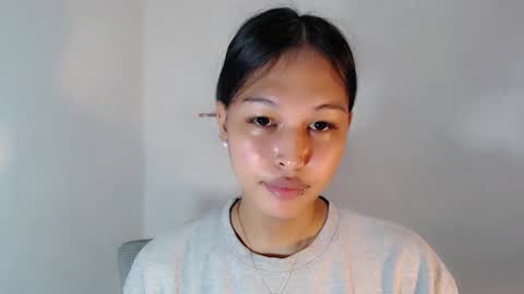 Snapshot of darling_sweetheartxx chatting on 10-22-25, 04:18 YOUR ATHENA online show from 10-22-25, 04:18