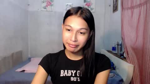 Snapshot of darling_sweetheartxx chatting on 12-17-25, 07:14 YOUR ATHENA online show from 12-17-25, 07:14