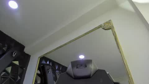 Snapshot of darlingbdsm_ chatting on 07-09-26, 12:09 Darling online show from 07-09-26, 12:09
