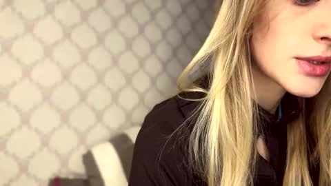 Snapshot of darlingdarinka chatting on 02-27-26, 05:07 D online show from 02-27-26, 05:07