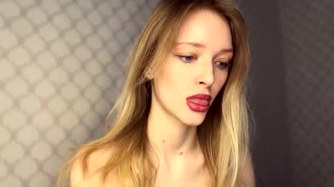 Snapshot of darlingdarinka chatting on 02-28-26, 05:19 D online show from 02-28-26, 05:19