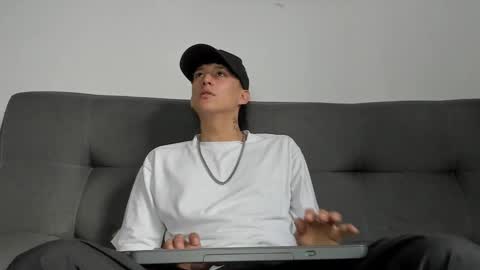 Snapshot of darsel_night chatting on 12-02-25, 08:04 darsel_night online show from 12-02-25, 08:04