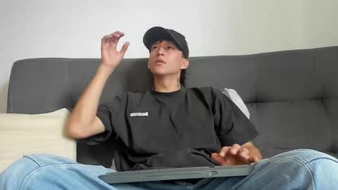 Snapshot of darsel_night chatting on 12-14-25, 08:24 darsel_night online show from 12-14-25, 08:24