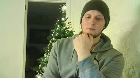 Snapshot of dartanjanas chatting on 12-07-24, 11:45 Dario online show from 12-07-24, 11:45