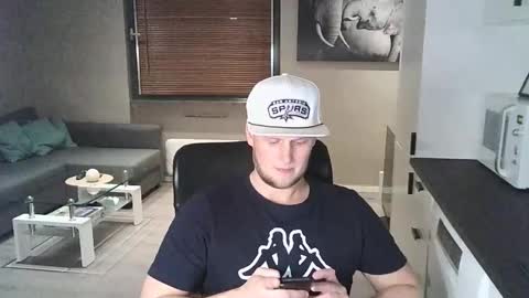 Snapshot of dartanjanas chatting on 09-08-25, 06:51 Dario online show from 09-08-25, 06:51