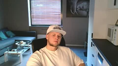 Snapshot of dartanjanas chatting on 09-12-25, 04:29 Dario online show from 09-12-25, 04:29