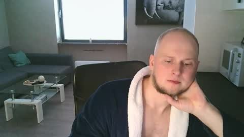 Snapshot of dartanjanas chatting on 10-12-25, 10:36 Dario online show from 10-12-25, 10:36