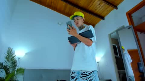 darwin_ggh online show from 12-01-25, 07:24