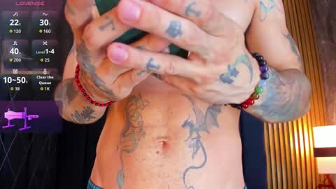 darwin_horny2 online show from 04-13-26, 09:31