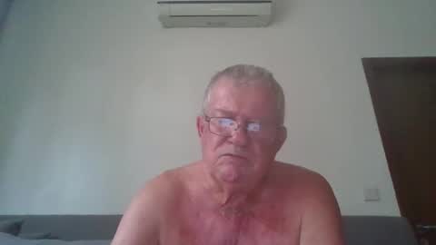 Snapshot of darwincock chatting on 03-18-26, 01:53 darwincock online show from 03-18-26, 01:53