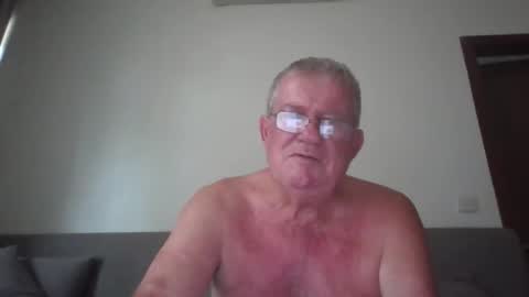 darwincock online show from 05-26-26, 01:45