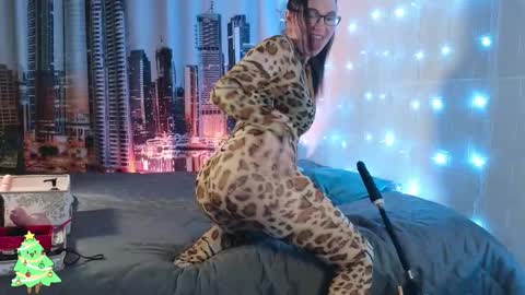 Snapshot of dashahart chatting on 12-13-25, 07:53 DashaHart online show from 12-13-25, 07:53