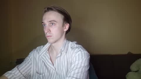 Snapshot of datalian chatting on 10-18-25, 02:51 datalian online show from 10-18-25, 02:51