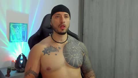 DAVE MAX online show from 10-25-25, 01:35