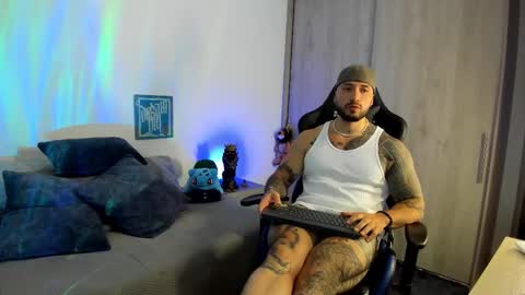 DAVE MAX online show from 11-12-25, 03:45