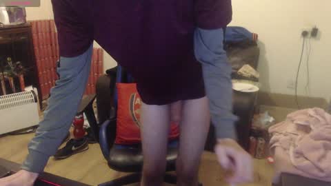 Snapshot of daver281197 chatting on 12-13-24, 01:04 dave online show from 12-13-24, 01:04