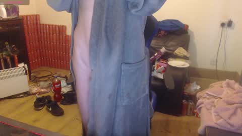 Snapshot of daver281197 chatting on 12-13-24, 03:21 dave online show from 12-13-24, 03:21