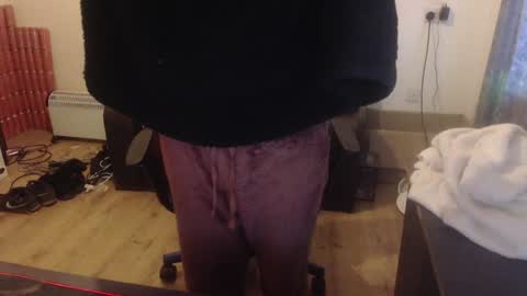 Snapshot of daver281197 chatting on 02-05-25, 07:50 dave online show from 02-05-25, 07:50