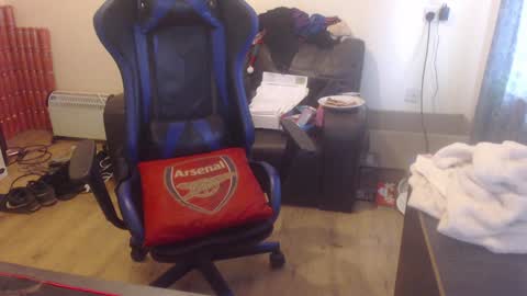 Snapshot of daver281197 chatting on 02-07-25, 10:40 dave online show from 02-07-25, 10:40