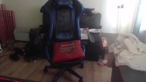 Snapshot of daver281197 chatting on 03-05-25, 08:21 dave online show from 03-05-25, 08:21