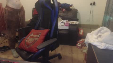 Snapshot of daver281197 chatting on 03-10-25, 12:29 dave online show from 03-10-25, 12:29