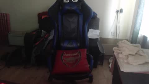 Snapshot of daver281197 chatting on 09-10-25, 11:43 dave online show from 09-10-25, 11:43