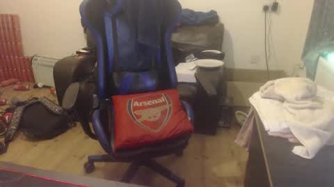 Snapshot of daver281197 chatting on 11-01-25, 02:02 dave online show from 11-01-25, 02:02