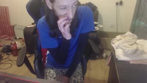 Snapshot of daver281197 chatting on 11-11-25, 09:04 dave online show from 11-11-25, 09:04