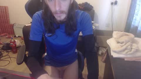 Snapshot of daver281197 chatting on 11-12-25, 01:00 dave online show from 11-12-25, 01:00