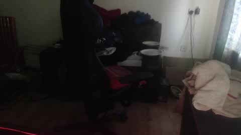 Snapshot of daver281197 chatting on 12-16-25, 09:03 dave online show from 12-16-25, 09:03