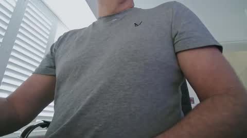 davesu12345 online show from 03-11-26, 07:25