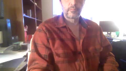 Snapshot of davethebooky chatting on 12-16-24, 06:05 Dave online show from 12-16-24, 06:05