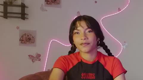 Snapshot of daviana_hill_ chatting on 06-27-26, 06:46 Davi online show from 06-27-26, 06:46