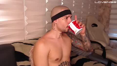 David col11 online show from 11-03-25, 08:10