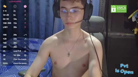 Snapshot of david_colombian chatting on 06-04-26, 01:33 ProgrammerBoy online show from 06-04-26, 01:33